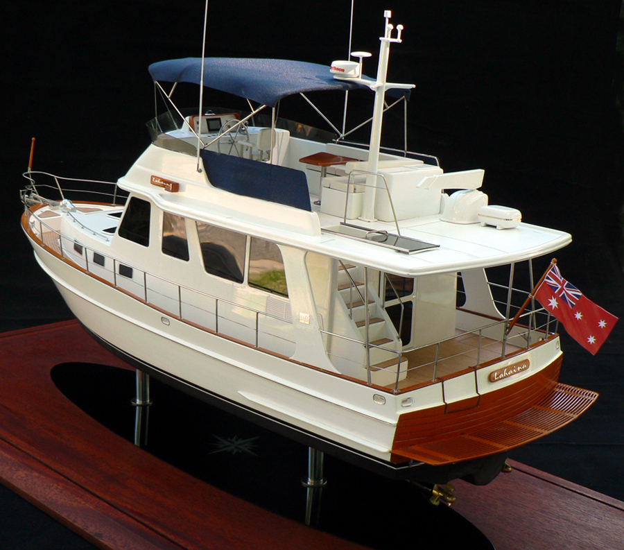 Custom Models - - Grand Banks 41 Heritage EU " Lahaina" - Abordage