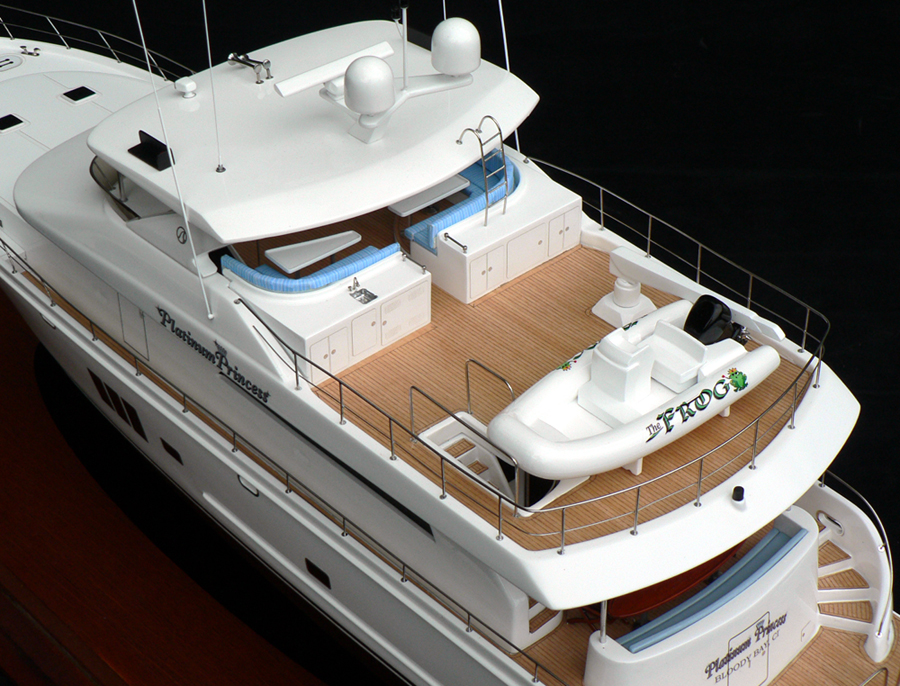 Custom Models - Ocean Alexander - Ocean Alexander 74 "Platinum Princess" - Abordage