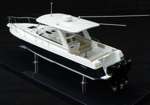 Custom Models - Intrepid Powerboats - INTREPID 390 - Abordage