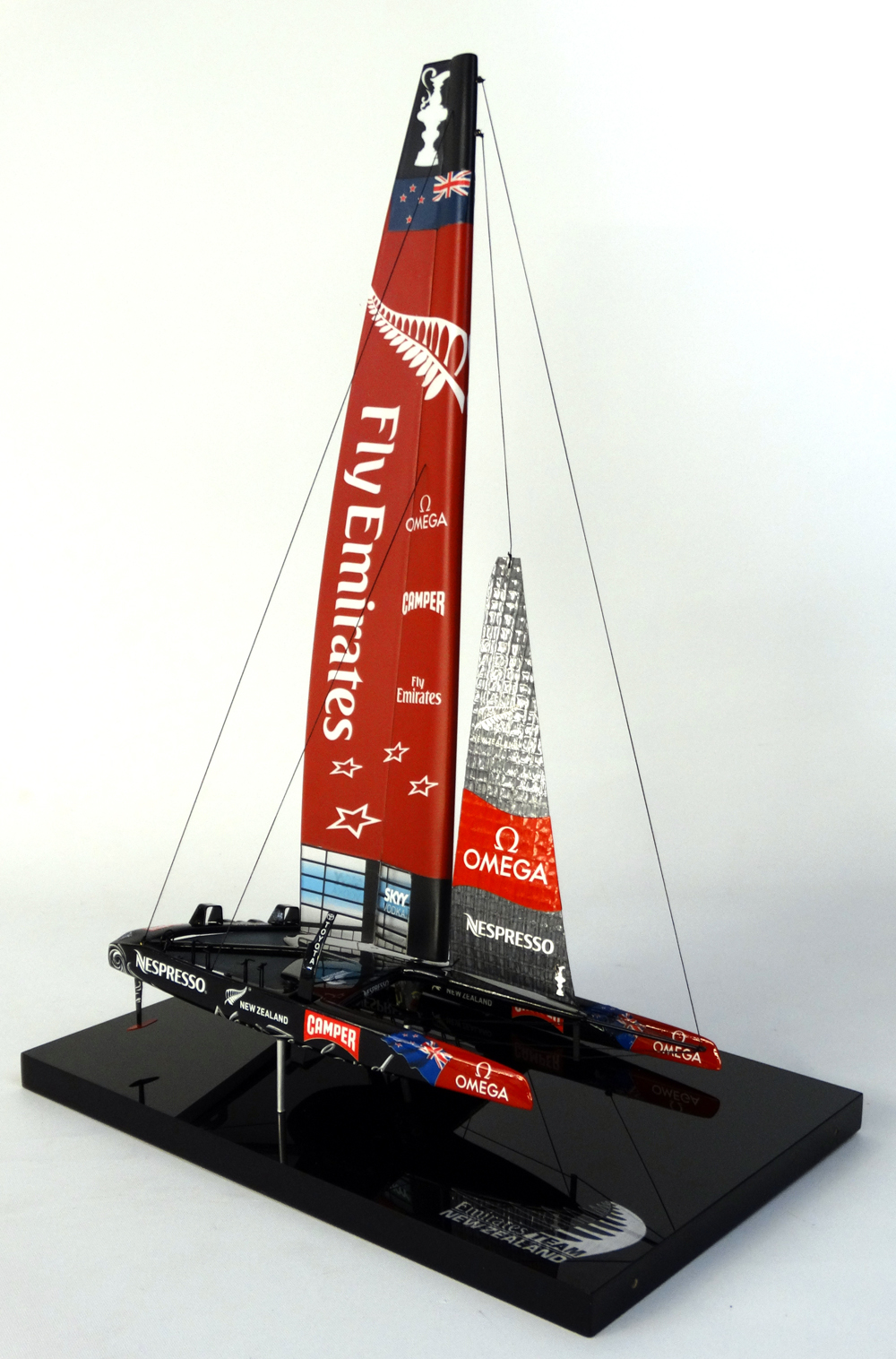 America's Cup Boats - - Emirates Team New Zealand - AC 72 - 2013 - Abordage