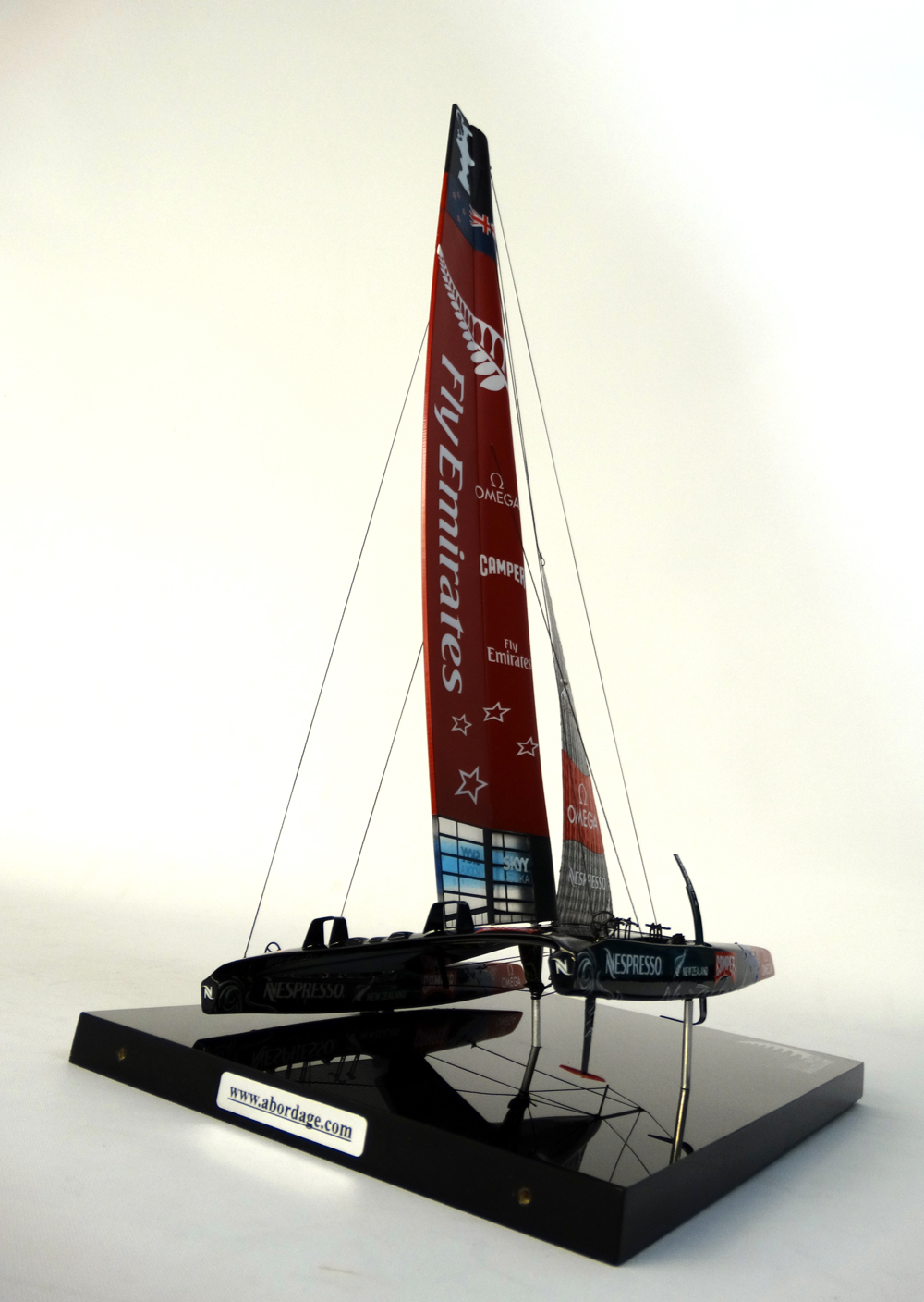 America's Cup Boats - - Emirates Team New Zealand - AC 72 - 2013 - Abordage
