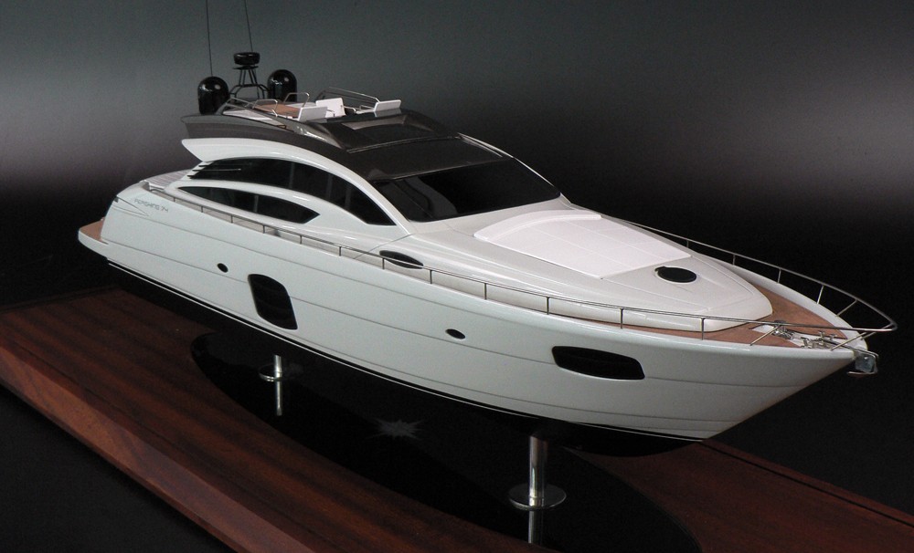 Custom Models - Pershing yachts - PERSHING 74 - Abordage