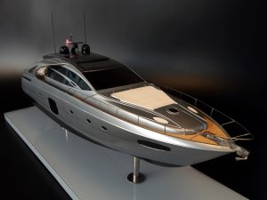 Custom Models - Pershing yachts - PERSHING 70 - Abordage