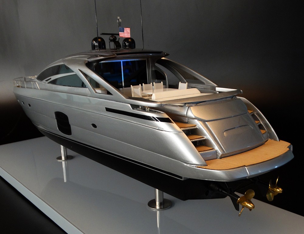 Custom Models - Pershing yachts - PERSHING 70 - Abordage