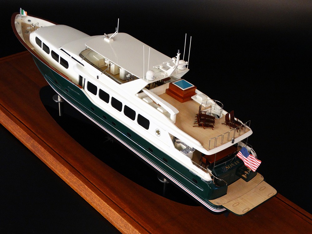 Custom Models - Broward - Broward 126 custom model - Abordage