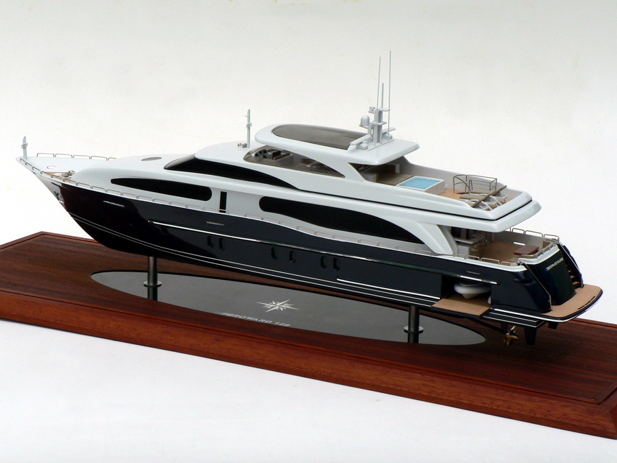 Custom Models - Broward - Broward 128 - Abordage