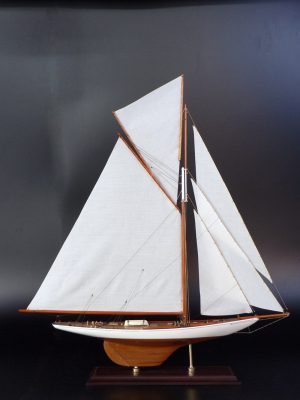 America's Cup Boats - - Columbia 1899 - Abordage