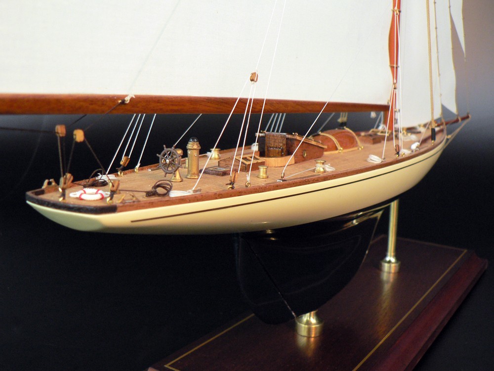 America's Cup Boats - - Defender 1895 - Abordage
