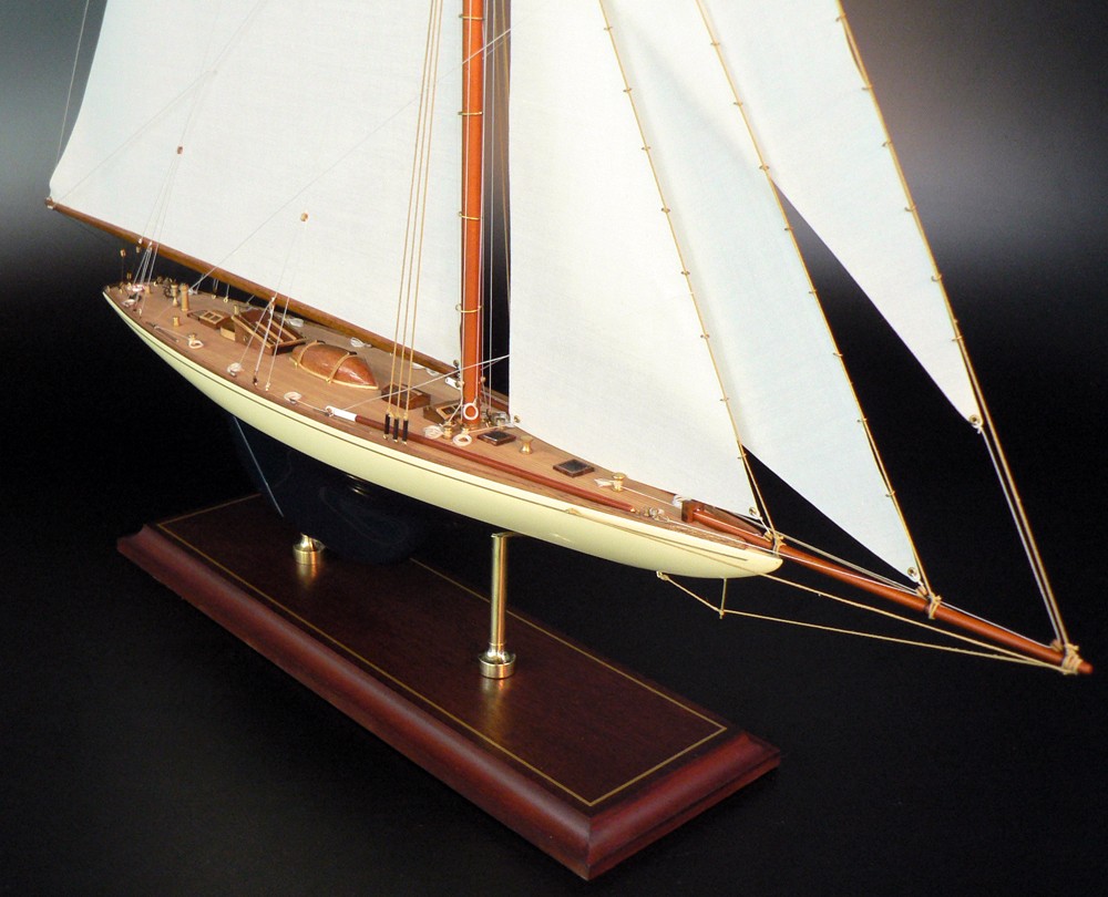 America's Cup Boats - - Defender 1895 - Abordage