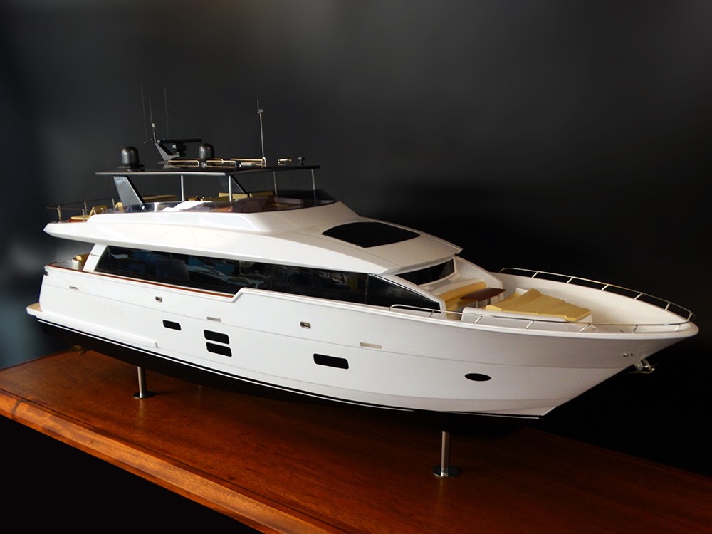 Custom Models - Hatteras - Hatteras 90 Motor Yacht Custom Model - Abordage