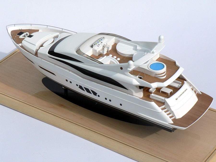 Custom Models - Carver Marquis - Carver Marquis 880 - Abordage