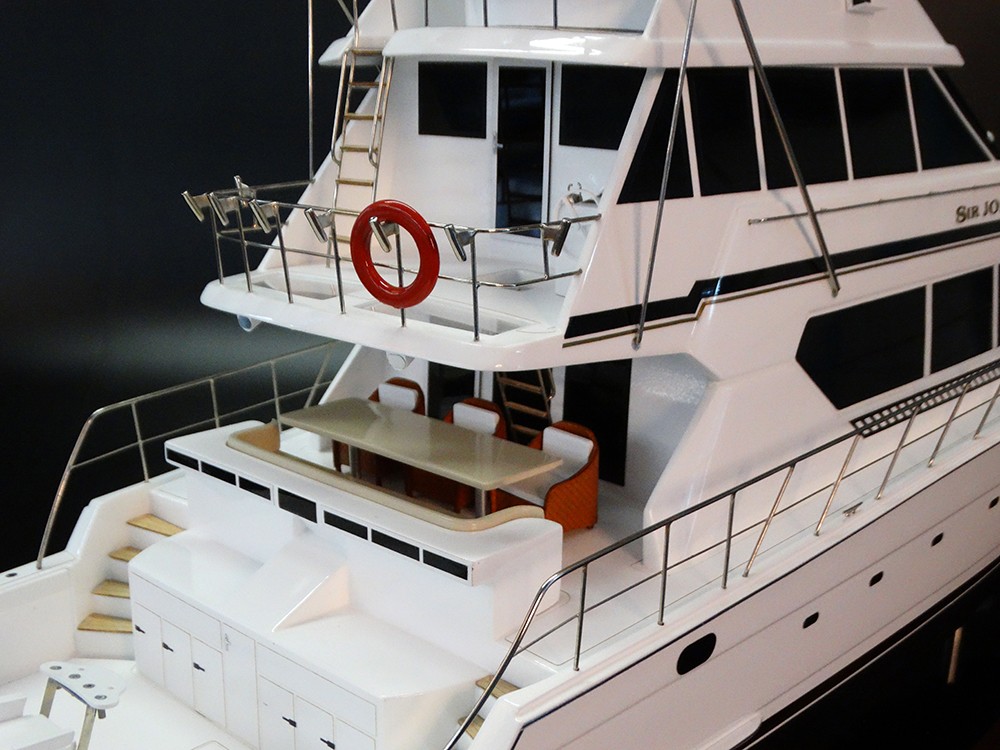 Custom Models - Hatteras - Hatteras 92 custom boat model - Abordage