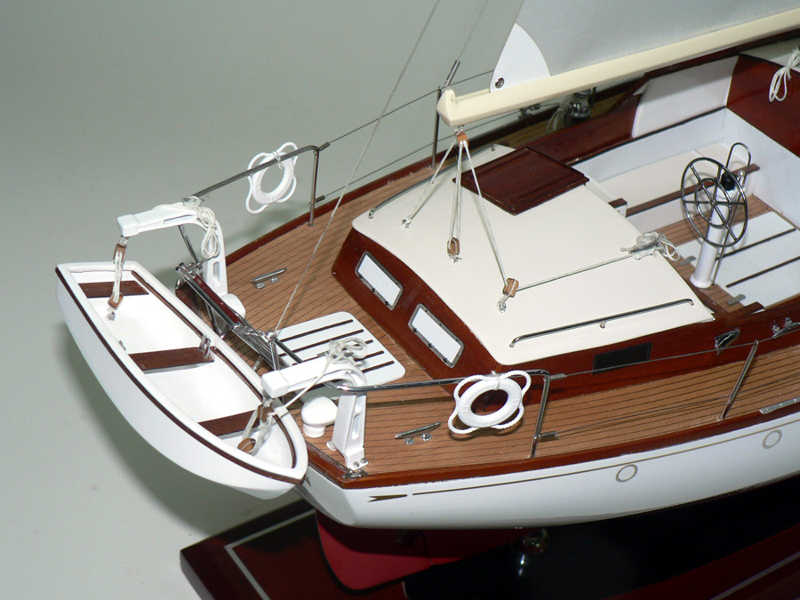 Custom Models - Chris Craft - Chris Craft Center Cockpit Motorsailor "No Redemption" - Abordage
