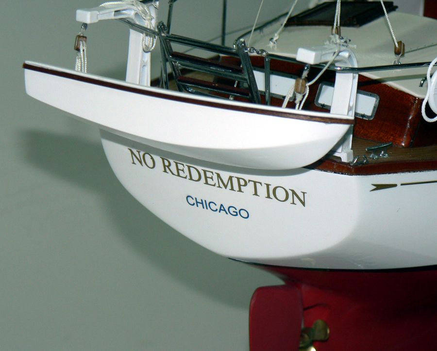 Custom Models - Chris Craft - Chris Craft Center Cockpit Motorsailor "No Redemption" - Abordage