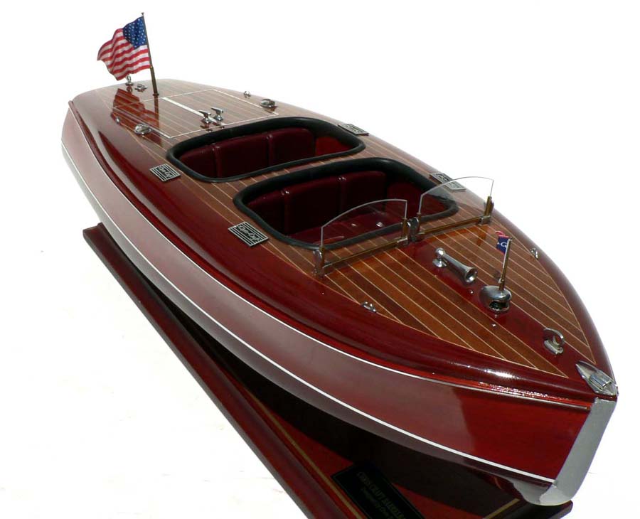 Custom Models - Chris Craft - Chris Craft Barrelback "Celia" - Abordage