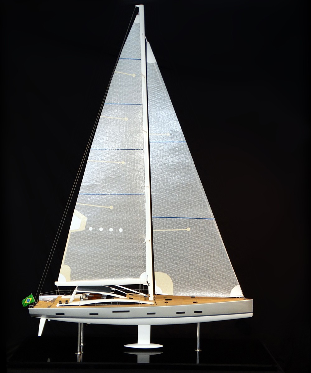 Custom Models - MCP Yachts - Silver Bullet 100' custom model - Abordage