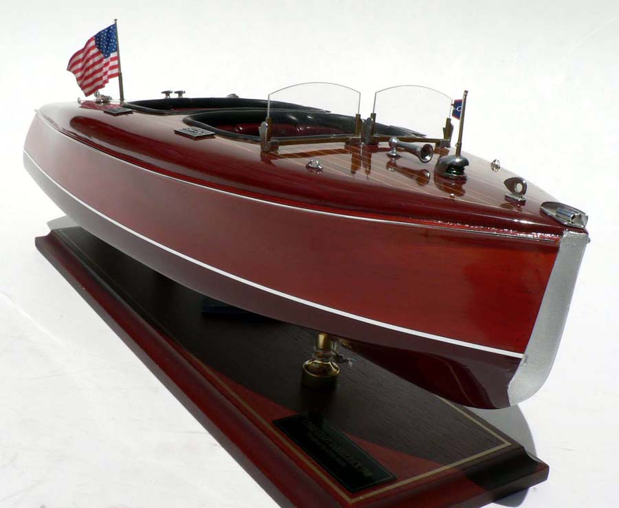 Custom Models - Chris Craft - Chris Craft Barrelback "Celia" - Abordage