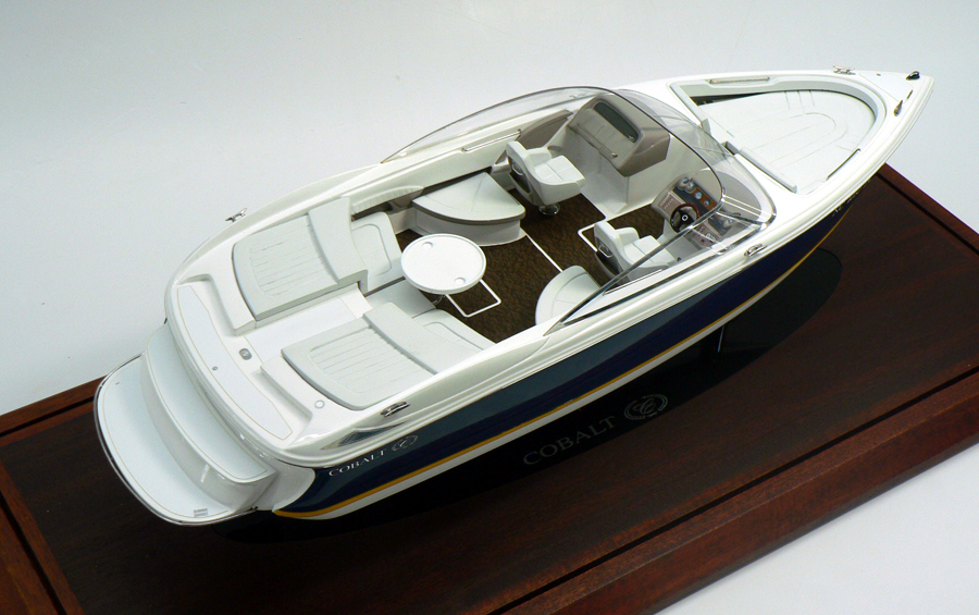 Custom Models - Cobalt - Cobalt 250 Open Bow - Abordage