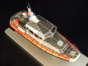 Custom Models - Safe Boats International - Safe 33 Full Cabin Inboard - Abordage