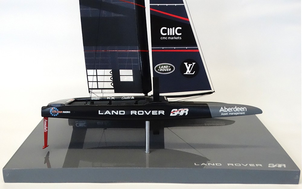 America's Cup Boats - - Land Rover BAR - Catamaran AC 50 - Modèle de bureau 2017 - Abordage