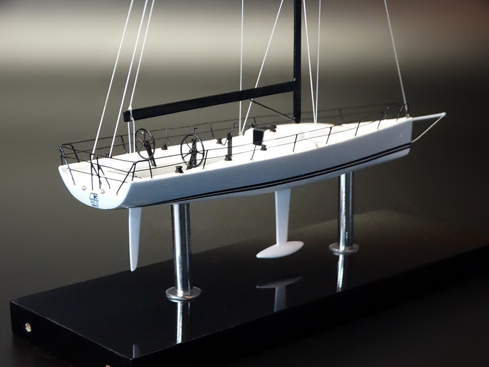 Custom Desk Models - TP 52 - TP 52 desk model - Abordage