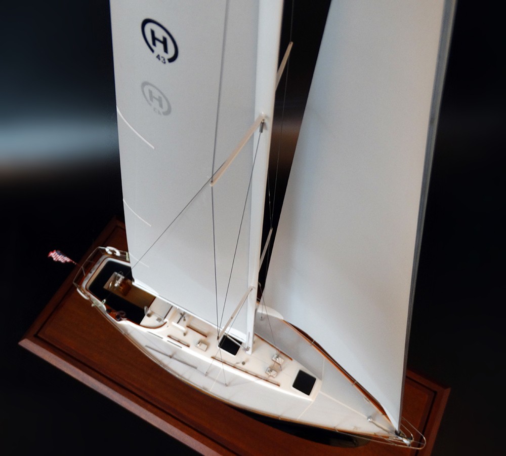 Custom Models - Hinckley - Hinckley 43 by Ted Hood custom model - Abordage