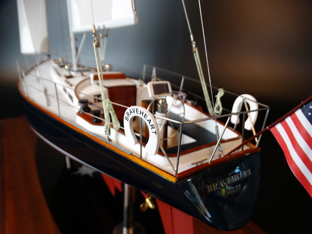 Custom Models - Hinckley - Hinckley 43 by Ted Hood custom model - Abordage