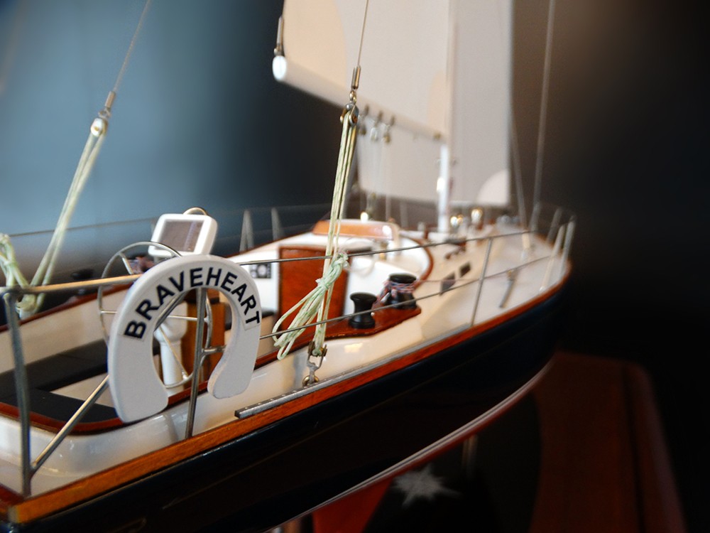 Custom Models - Hinckley - Hinckley 43 by Ted Hood custom model - Abordage