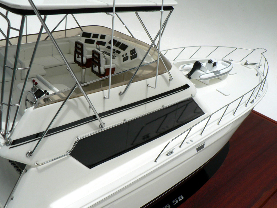 Custom Models - Hatteras - Hatteras 58 "Freezone" - Abordage