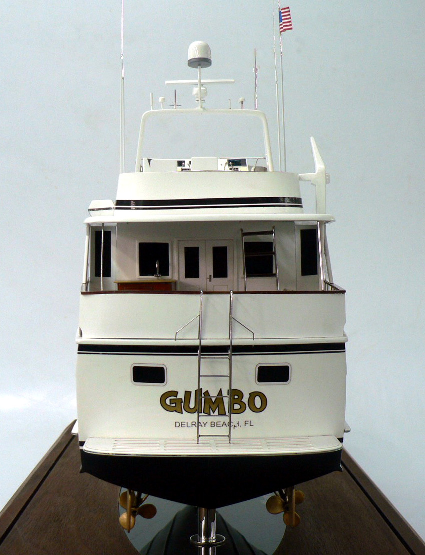 Custom Models - Hatteras - Hatteras 53 "Gumbo" - Abordage