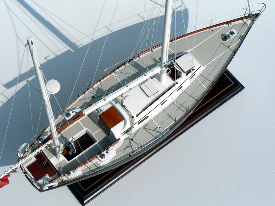 Custom Models - Hinckley - Hinckley Bermuda 40 "Alice Kay" - Abordage