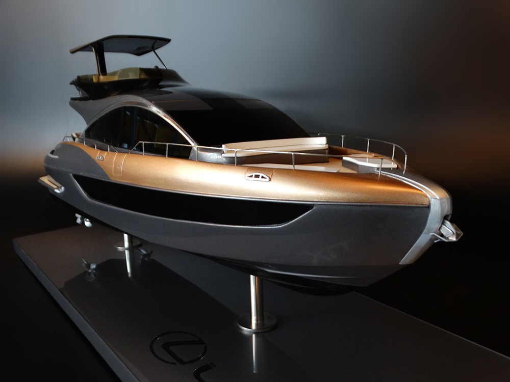 Custom Models - Lexus - Marquis-Lexus LY 650 custom model - Abordage