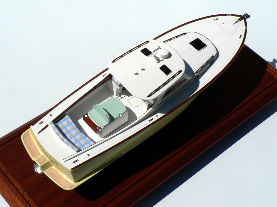 Custom Models - Hinckley - Hinckley Picnic "Koala" - Abordage