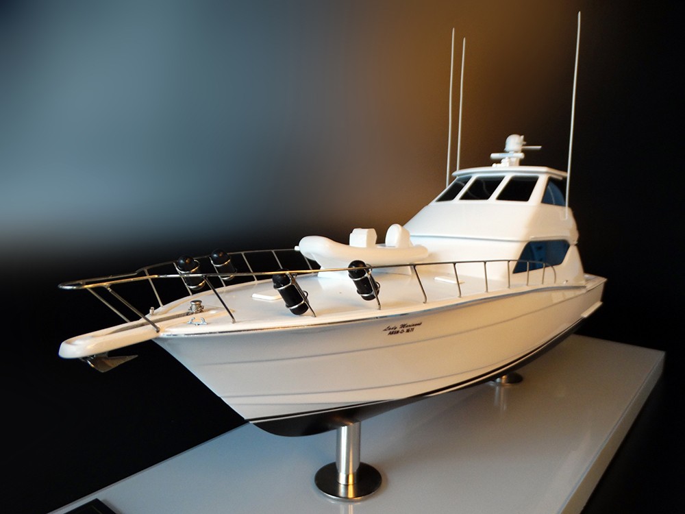 Custom Models - Hatteras - Hatteras 60 with enclosed flybridge custom model - Abordage
