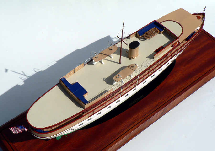Custom Models - Mathis-Trumpy - Mathis-Trumpy Classic 104' "Freedom" - Abordage
