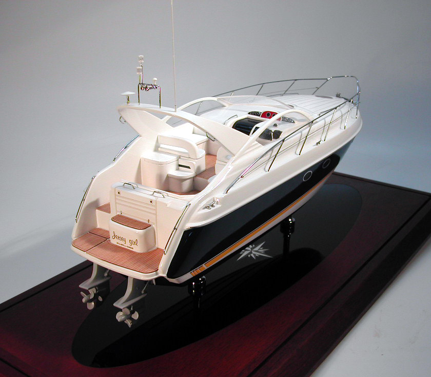 Custom Models - Fairline - Fairline Targa 37 "Jersey Girl" - Abordage