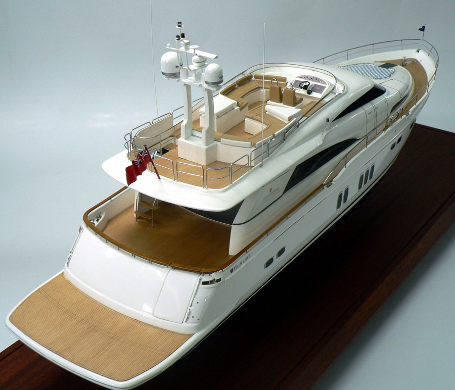 Custom Models - Fairline - Fairline Squadron 78 - Abordage