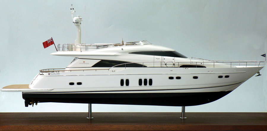Custom Models - Fairline - Fairline Squadron 78 - Abordage