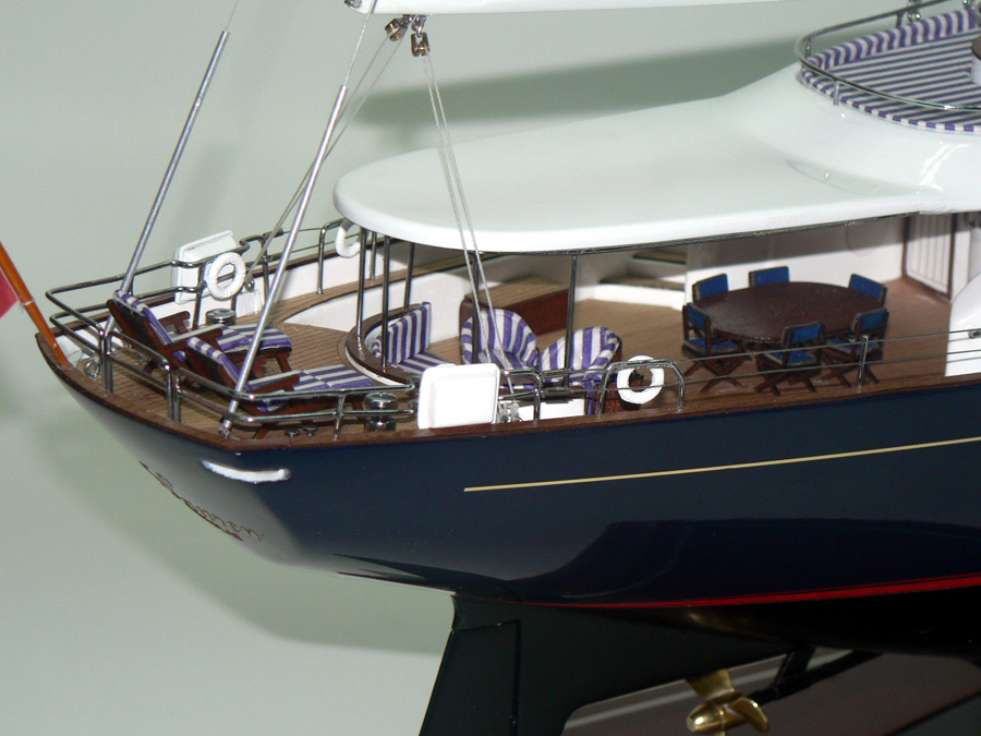 Custom Models - Perini Navi - Perini Navi 132.55' Sailing Yacht "Lady Lauren" - Abordage