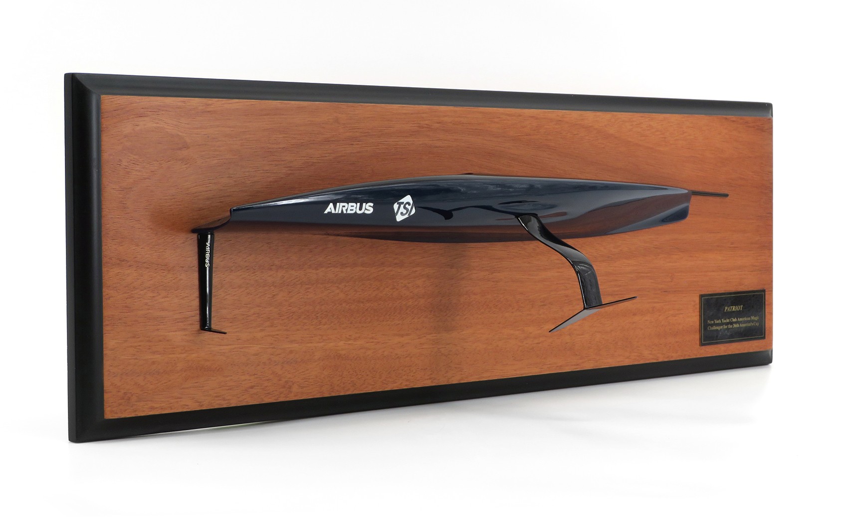 Custom Half Models - - AC 75 PATRIOT medio casco MM-100 - Abordage