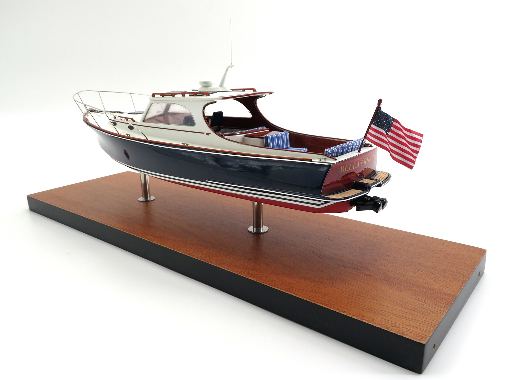Custom Desk Models - Hinckley - Hinckley PicNic 36 custom desk model - Abordage