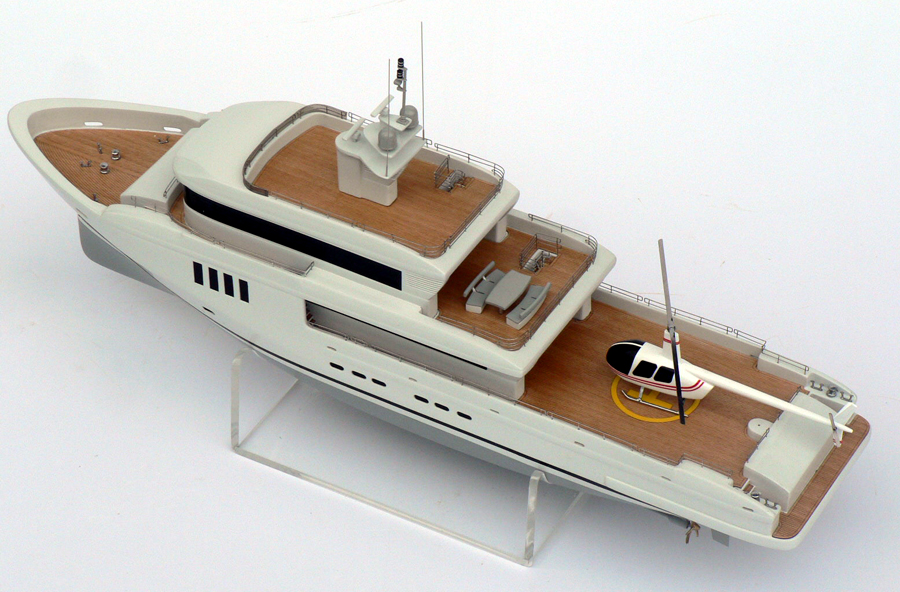 Custom Models - Royal Denship - Royal Denship Expedition 125 - Abordage