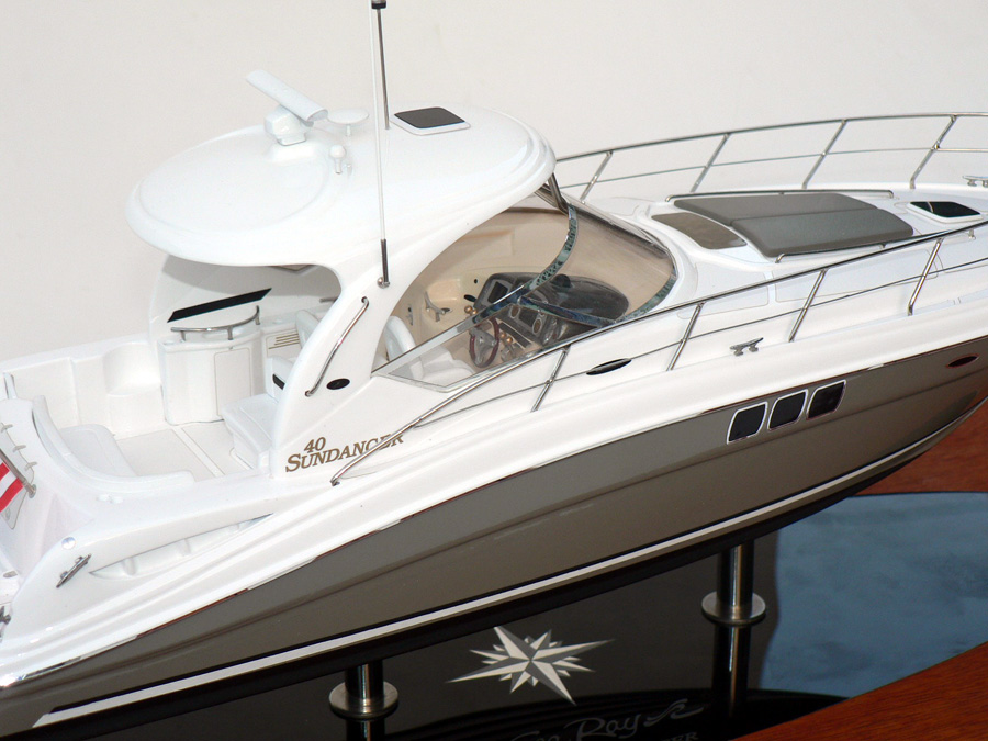 Custom Models - Sea Ray - Sea Ray 40 Sundancer "Family Affair" - Abordage