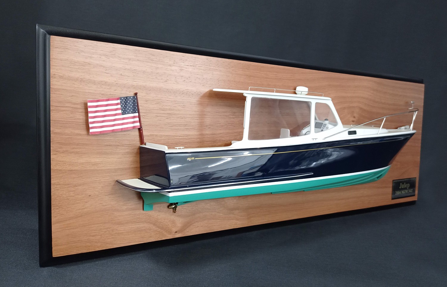 Custom Half Models - MJM - MJM 34z custom half model with deck details - Abordage