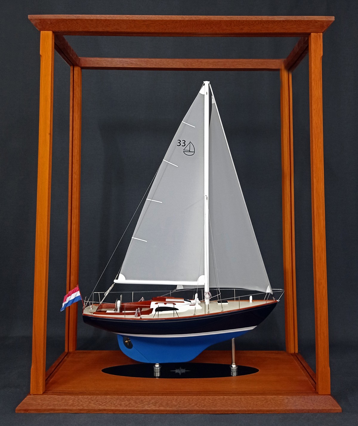 Custom Models - - Medalist 33 custom sailboat - Abordage