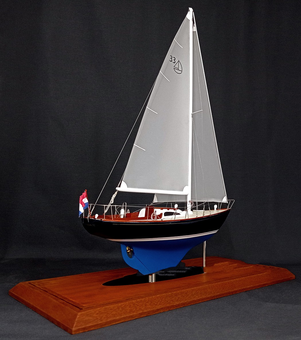 Custom Models - - Medalist 33 custom sailboat - Abordage