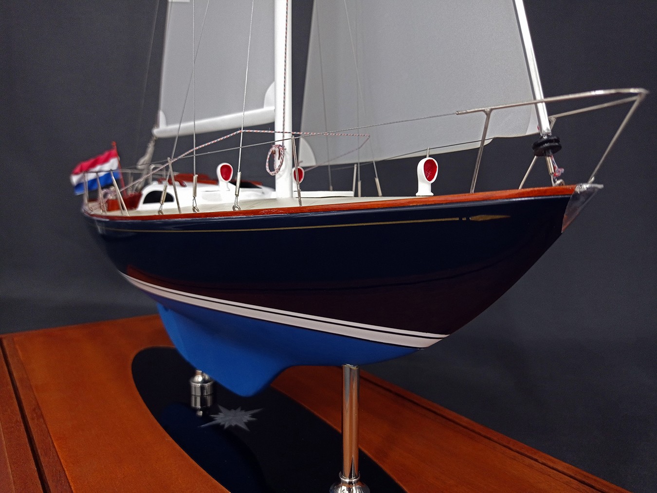 Custom Models - - Medalist 33 custom sailboat - Abordage