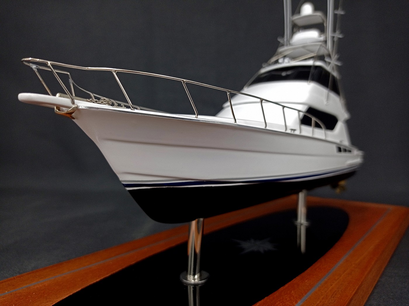 Custom Desk Models - Hatteras - Hatteras 65 desk model - Abordage