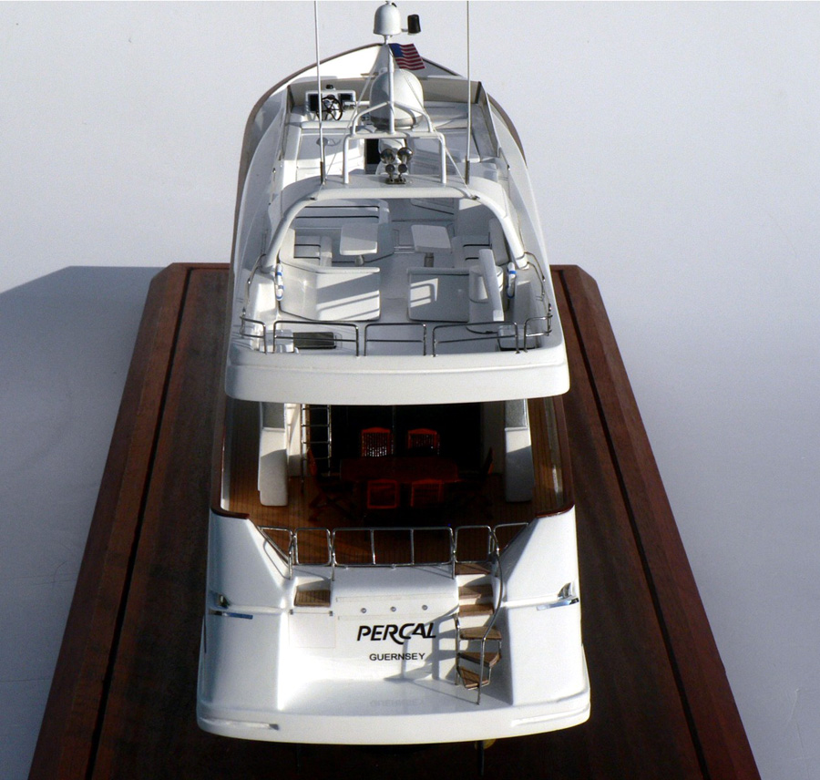 Custom Models - - Azimut 96 "Percal" - Abordage