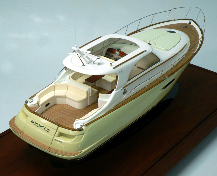 Custom Models - Mochi Craft - Mochi Craft Dolphin 44 "Berenice III" - Abordage